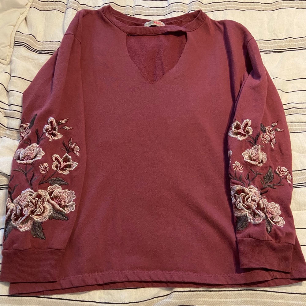 Cut-out Embroidered Sweater L